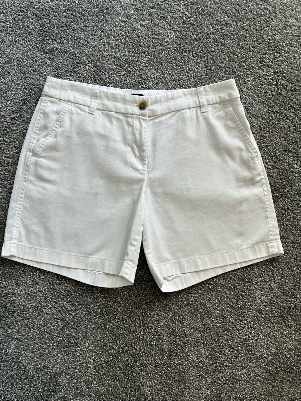 J.Crew Women's Classic Flat-Front Chino Shorts - White / Size 8